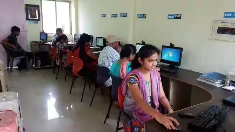 Computer And Women Skill