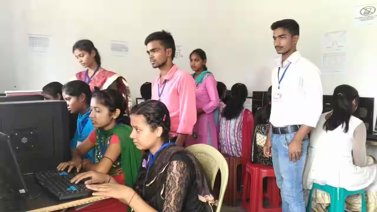 Computer And Women Skill