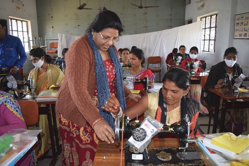 Computer And Women Skill